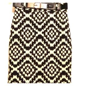 Pencil skirt with patterns